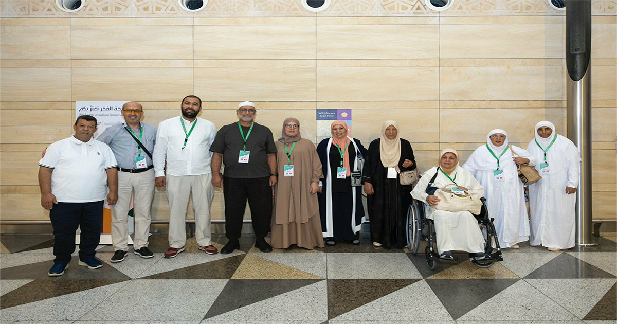 الوفد التونسي من ضيوف خادم الحرمين الشريفين للعمرة والزيارة يعود إلى تونس