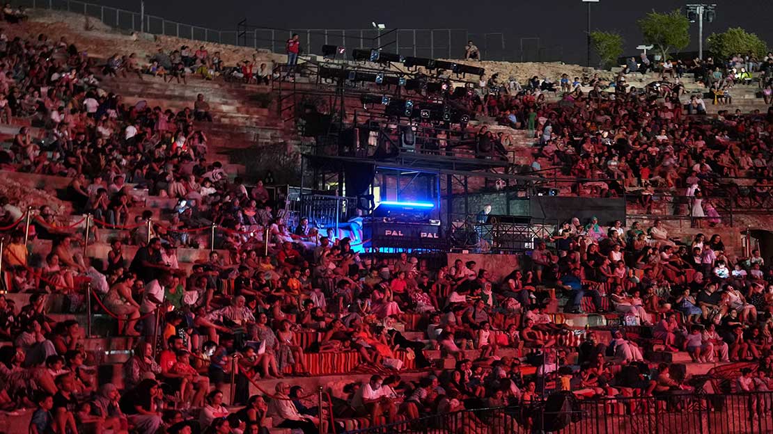 ضحكات الأطفال تملأ قرطاج: عرض الأميرة والضفدع يسحر الجميع